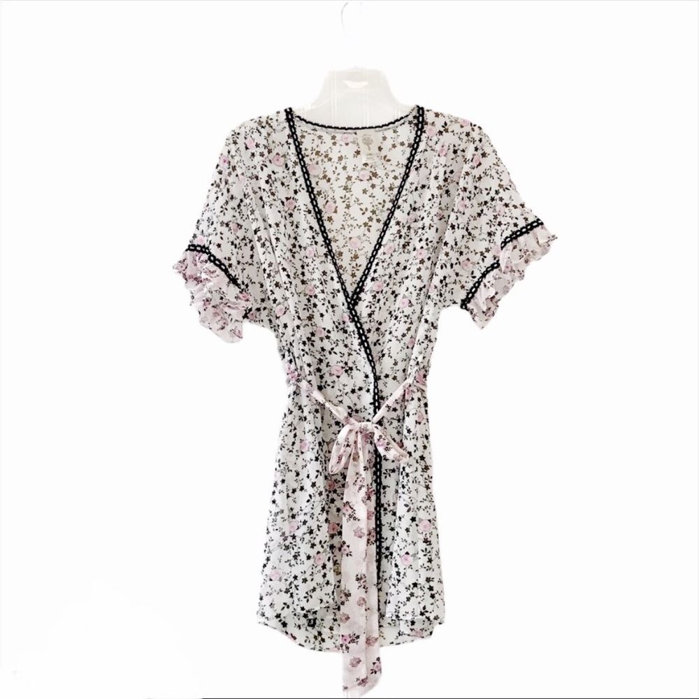 In Bloom by Jonquil Short Wrap Floral Print Robe Size Medium